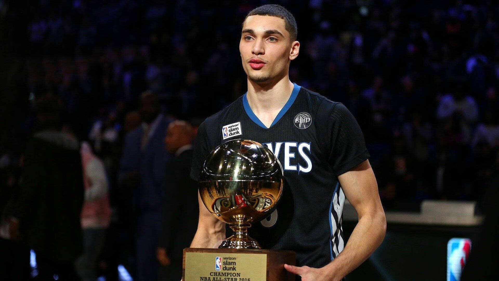 比利时骑手拉里萨·保利斯在2024年巴黎奥运会盛装舞步比赛中以“Luna”马匹获得第七名，展现出色表现。